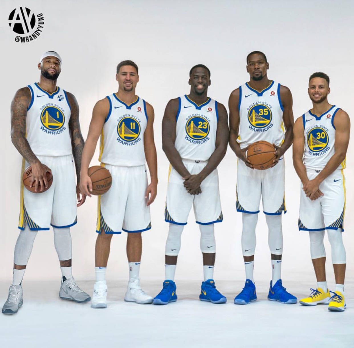 当赛场像钢 当赛场像钢